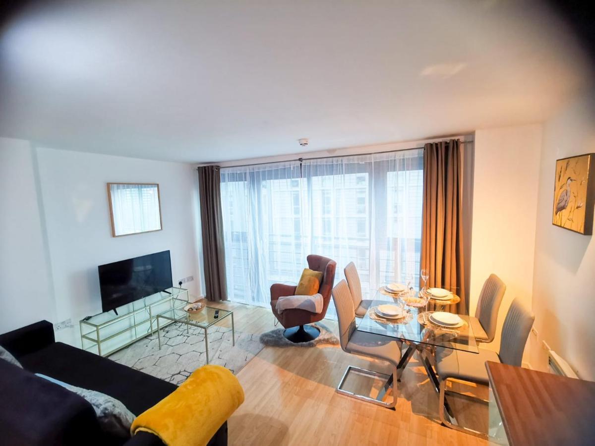 Lovely 2-Bedroom Apartment, Free Parking 맨체스터 외부 사진