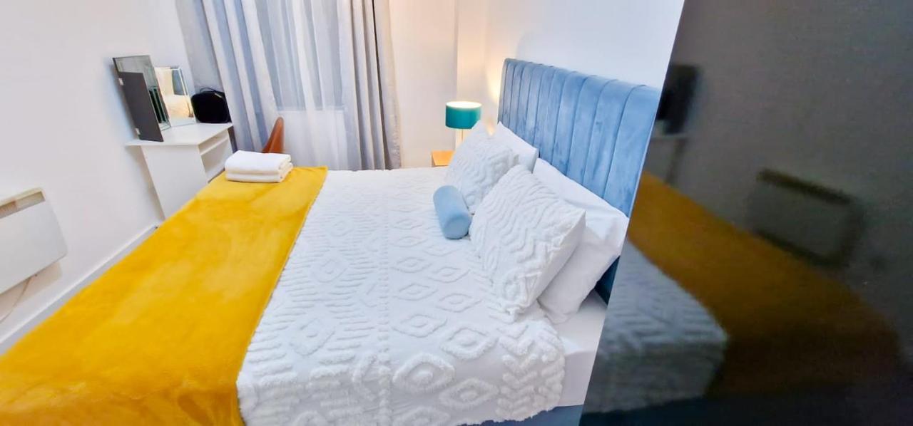 Lovely 2-Bedroom Apartment, Free Parking 맨체스터 외부 사진