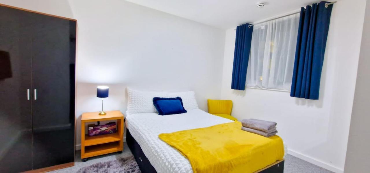 Lovely 2-Bedroom Apartment, Free Parking 맨체스터 외부 사진